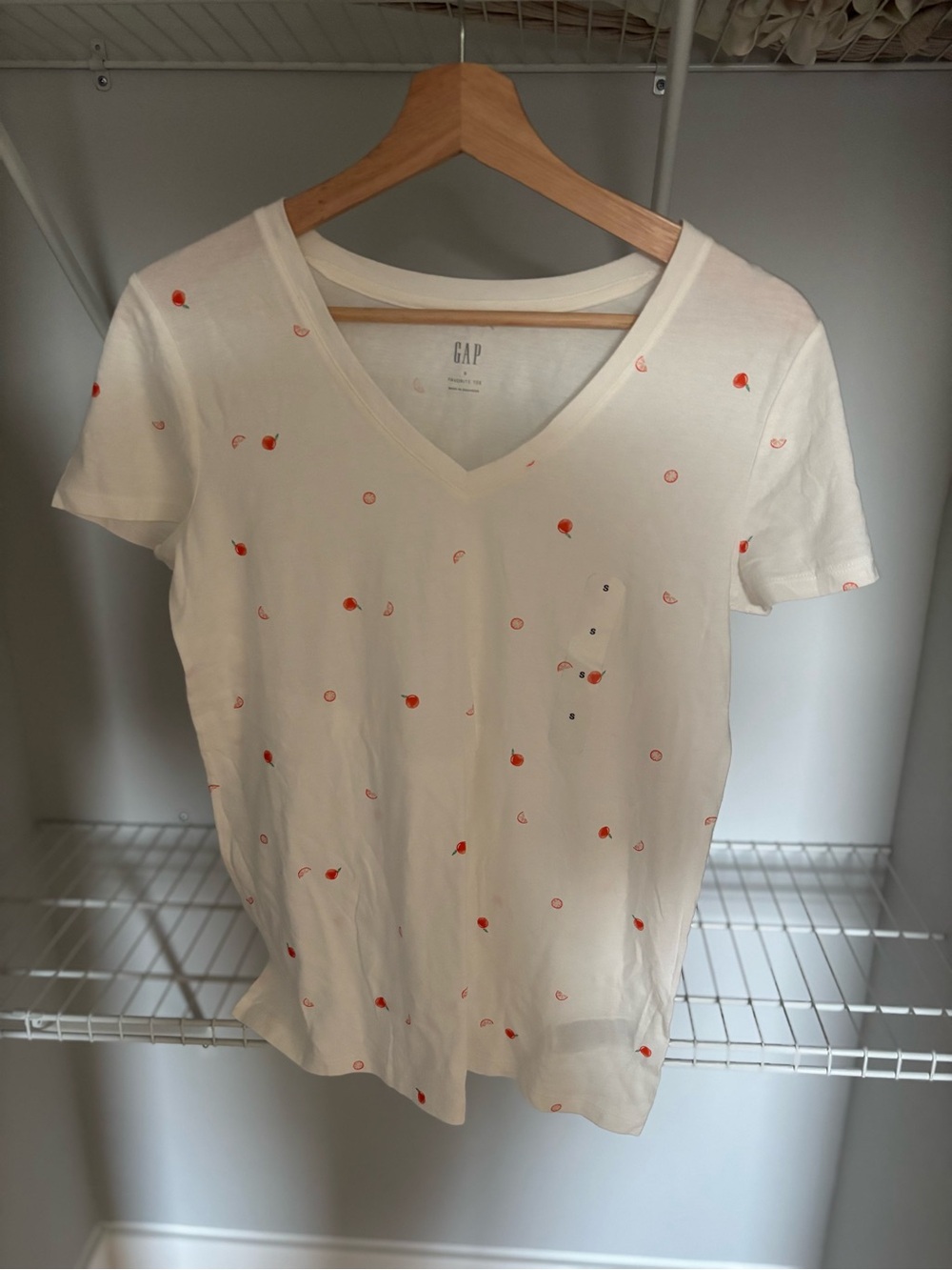 GAP Women's White V-Neck Tee with Orange Fruit Print